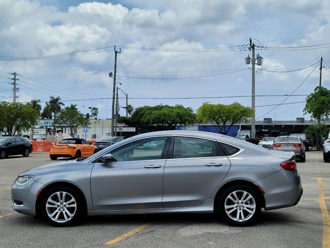 Used 2015 Chrysler 200 Limited FWD image 9