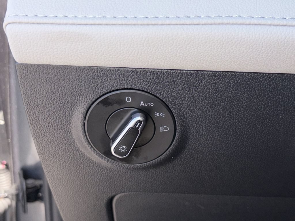 Certified 2025 Volkswagen Taos S FWD image 21