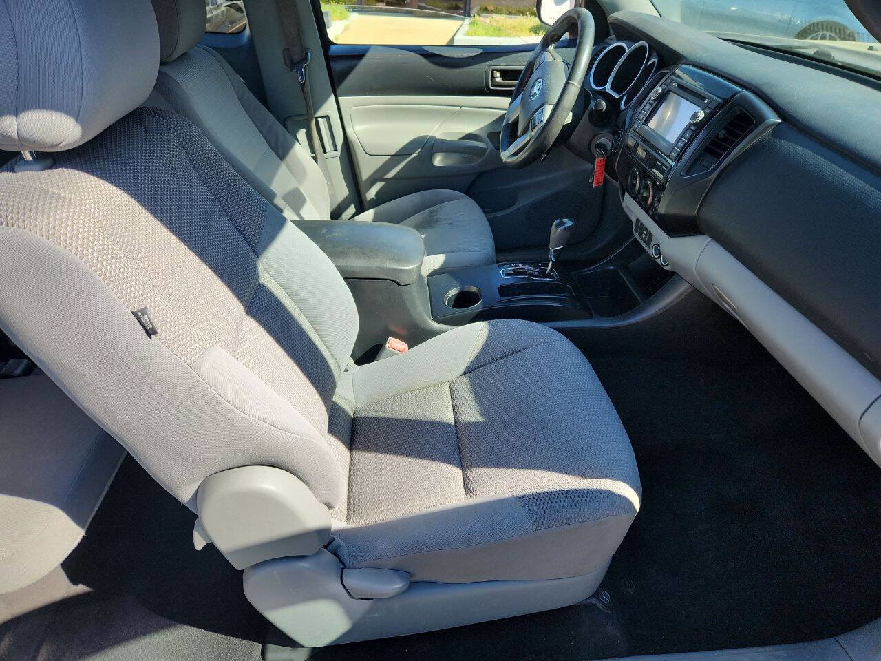Used 2013 Toyota Tacoma 4x4 Access Cab w/ Convenience Pkg image 23