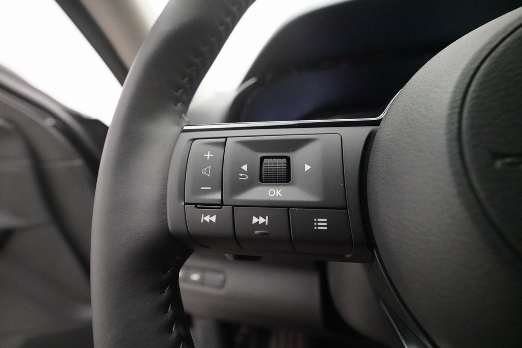 Used 2025 Nissan Pathfinder SL image 19