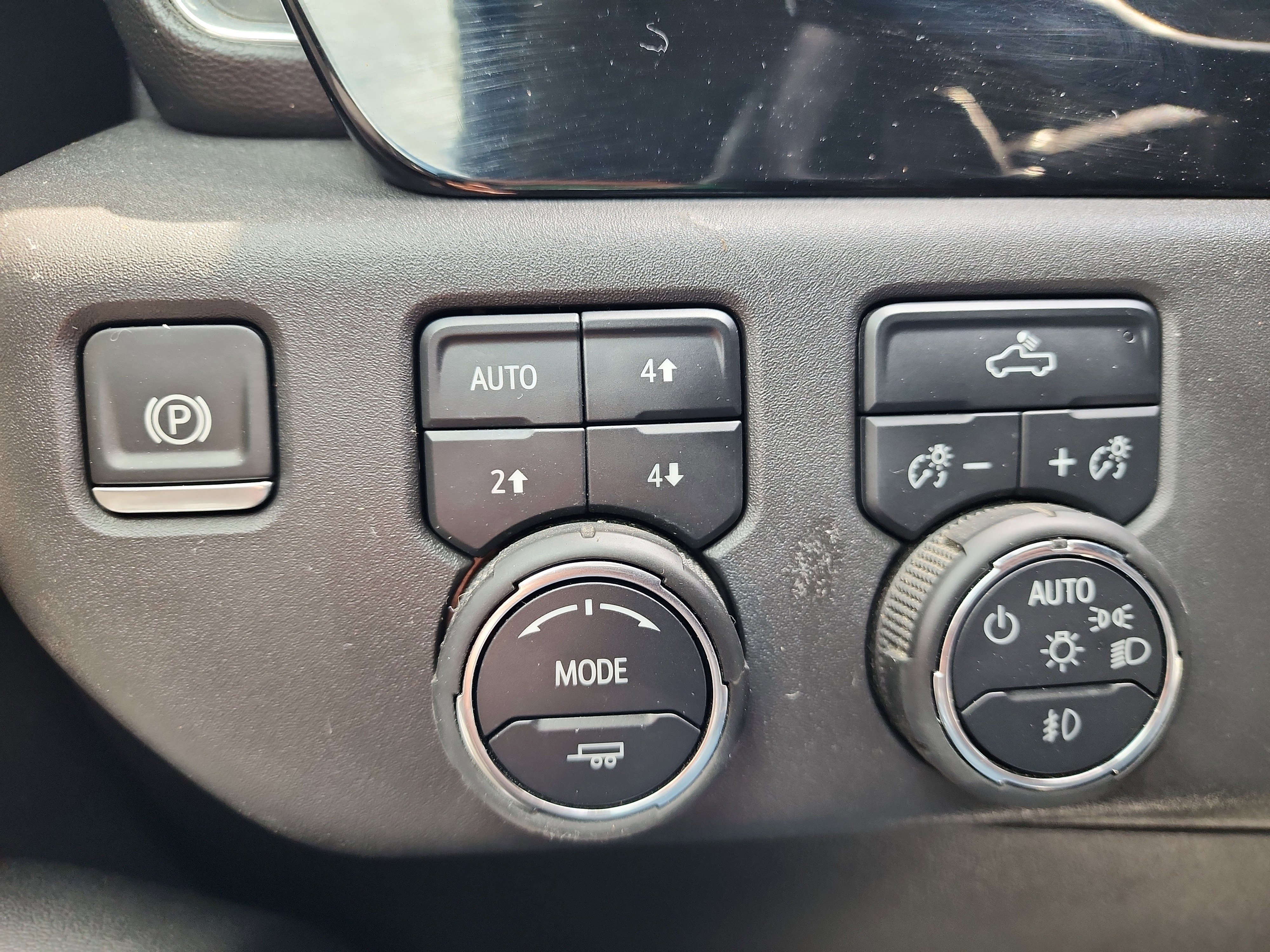 Used 2024 Chevrolet Silverado 1500 LT Trail Boss AWD/4WD image 21