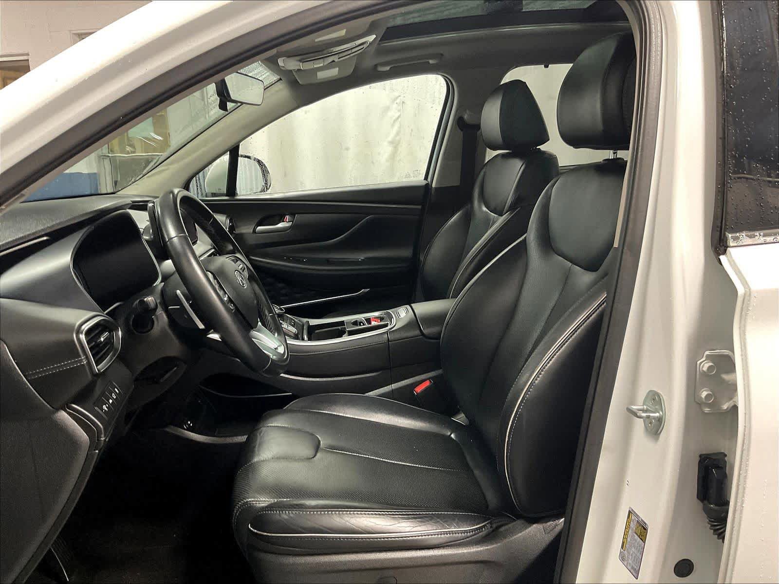 Used 2022 Hyundai Santa Fe SEL w/ Convenience + Premium Package AWD/4WD image 10