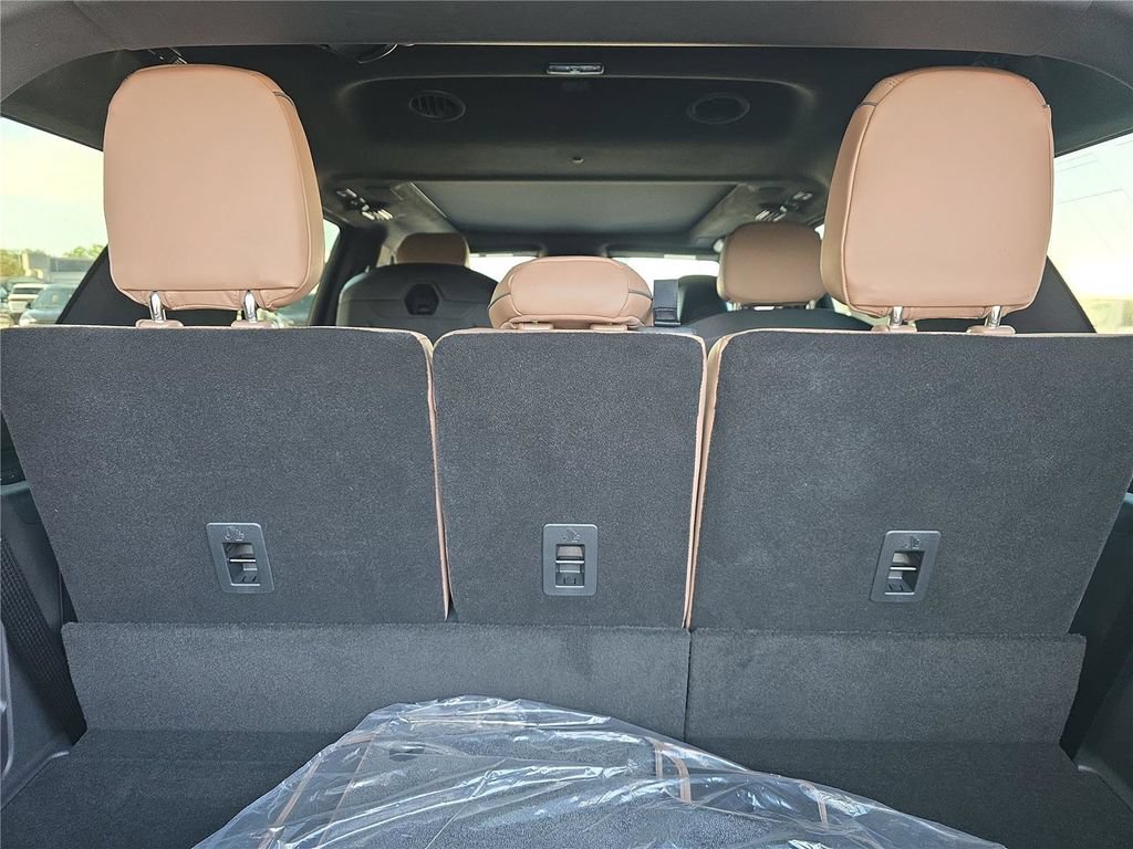 New 2026 Lincoln Navigator Black Label AWD/4WD image 11