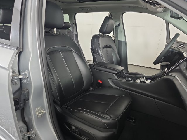 Used 2023 Jeep Grand Cherokee 30th Anniversary AWD/4WD image 30