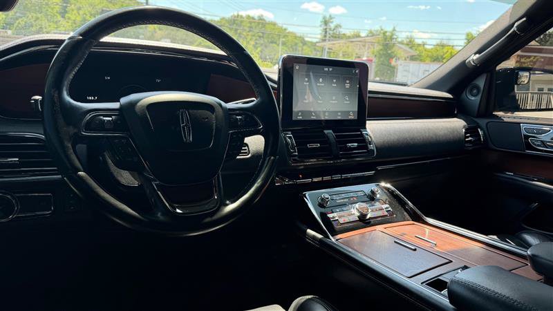 Used 2020 Lincoln Navigator Reserve AWD/4WD image 25