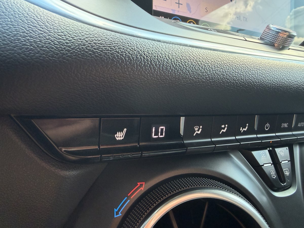 Used 2020 Chevrolet Blazer LT w/ Sound & Technology Package AWD/4WD image 29