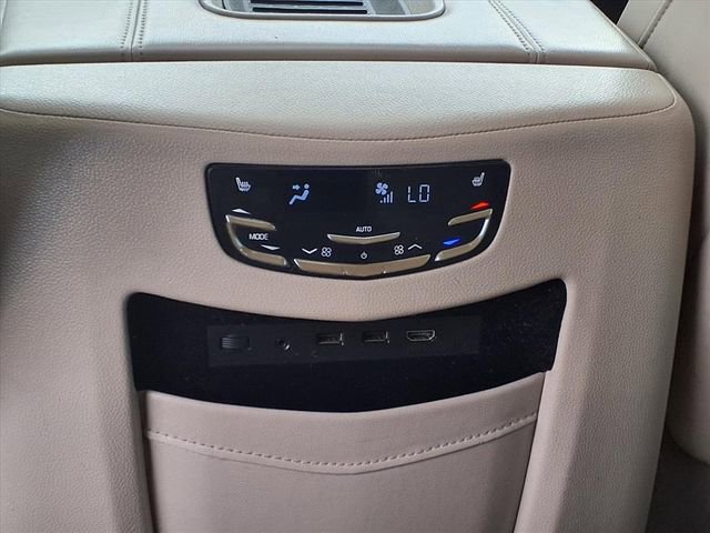 Used 2018 Cadillac Escalade ESV Premium Luxury image 9