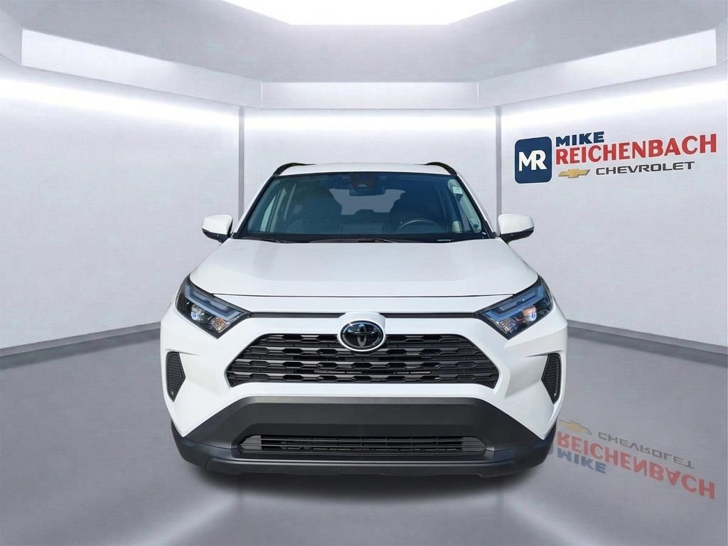 Used 2025 Toyota RAV4 XLE FWD image 9