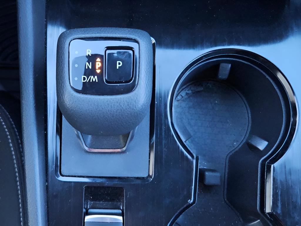 Used 2023 Nissan Rogue SV image 34