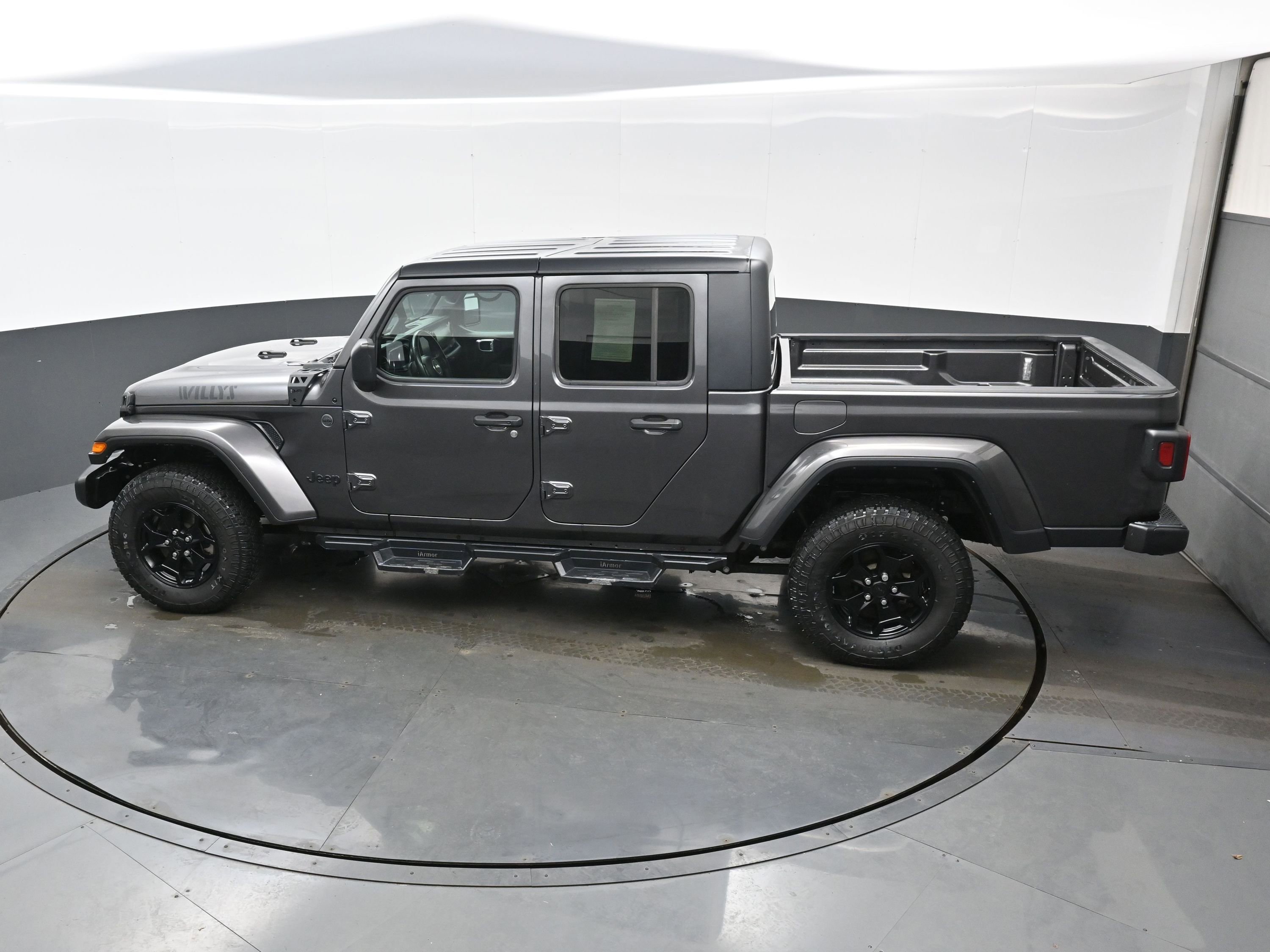Used 2022 Jeep Gladiator Willys image 32