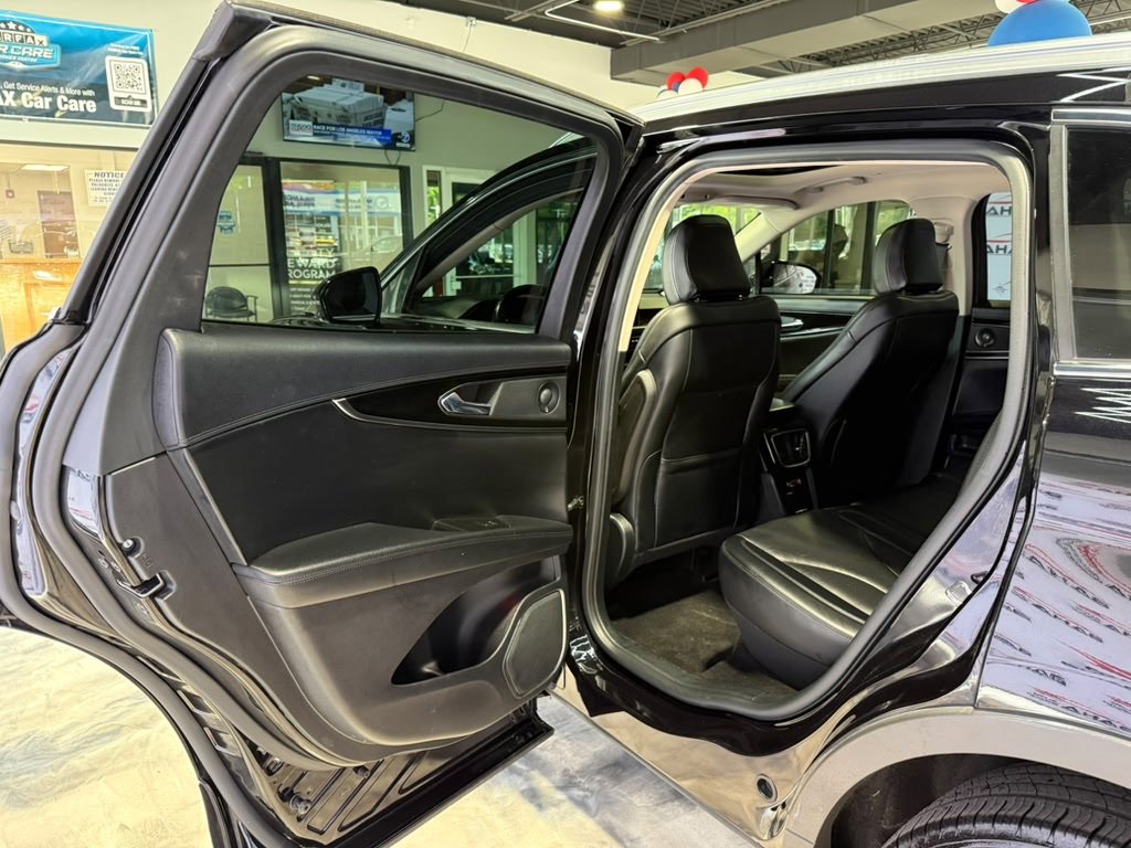 Used 2021 Lincoln Nautilus Reserve AWD/4WD image 36