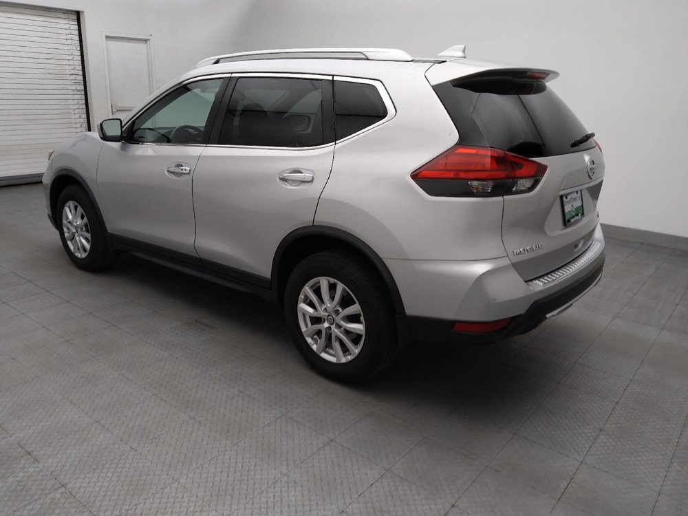 Used 2017 Nissan Rogue SV AWD/4WD image 3