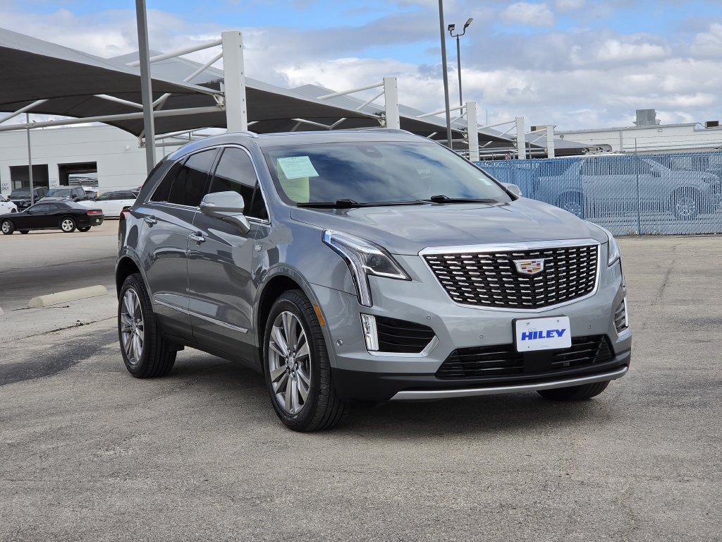 Used 2024 Cadillac XT5 Premium Luxury w/ Technology Package FWD image 3