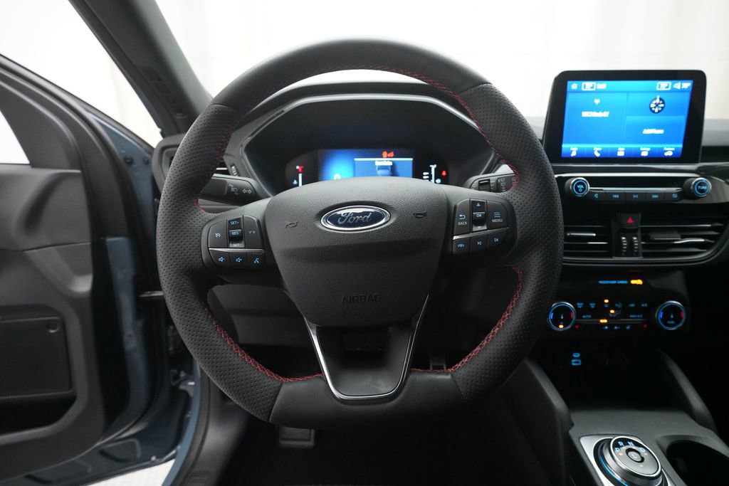 Used 2023 Ford Escape ST-Line image 4