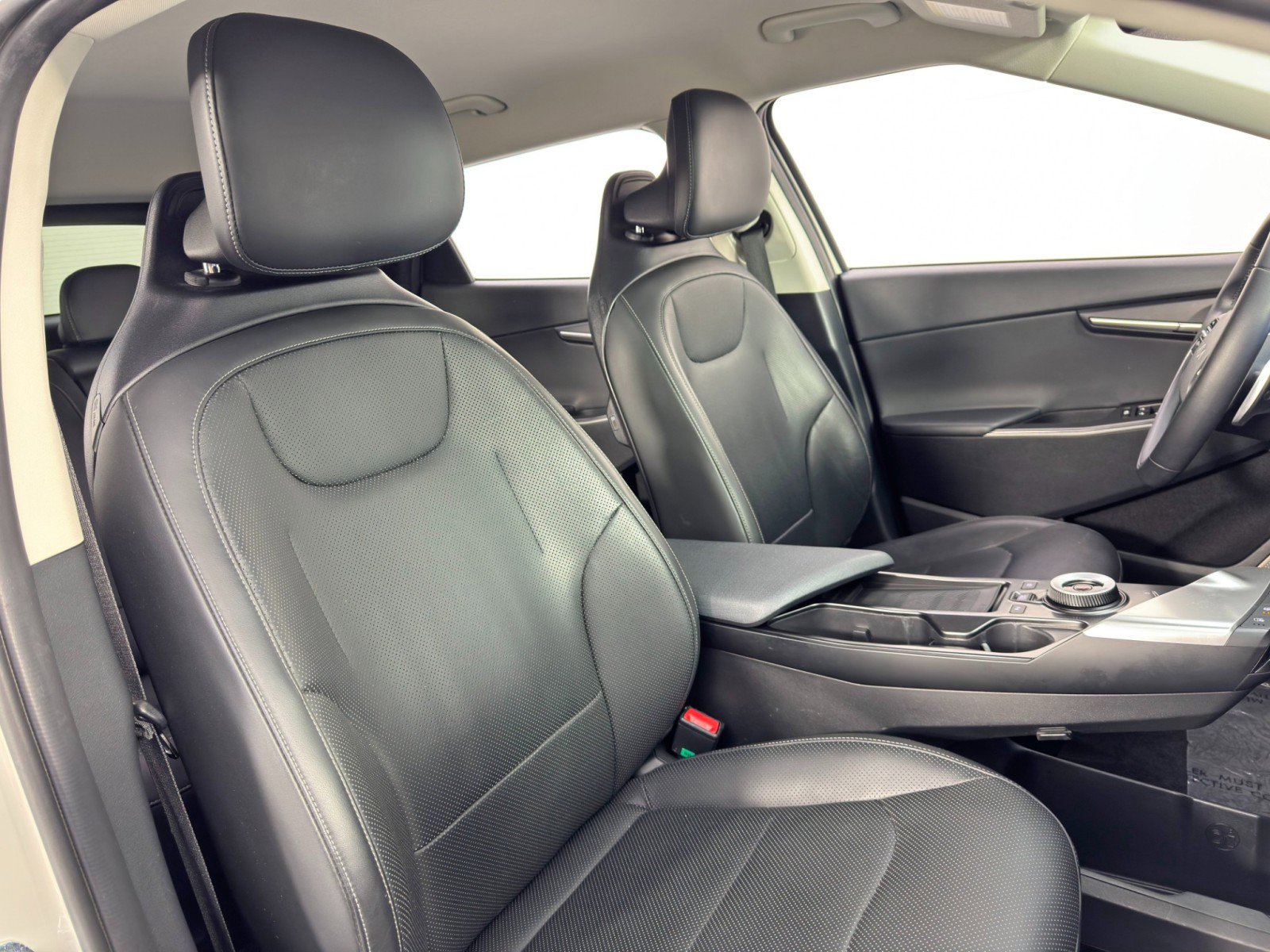 Used 2022 Kia EV6 Wind image 37