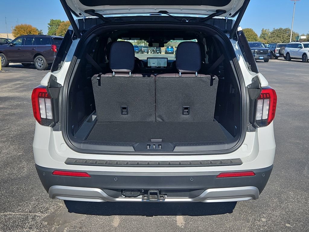 New 2026 Ford Explorer Platinum image 18