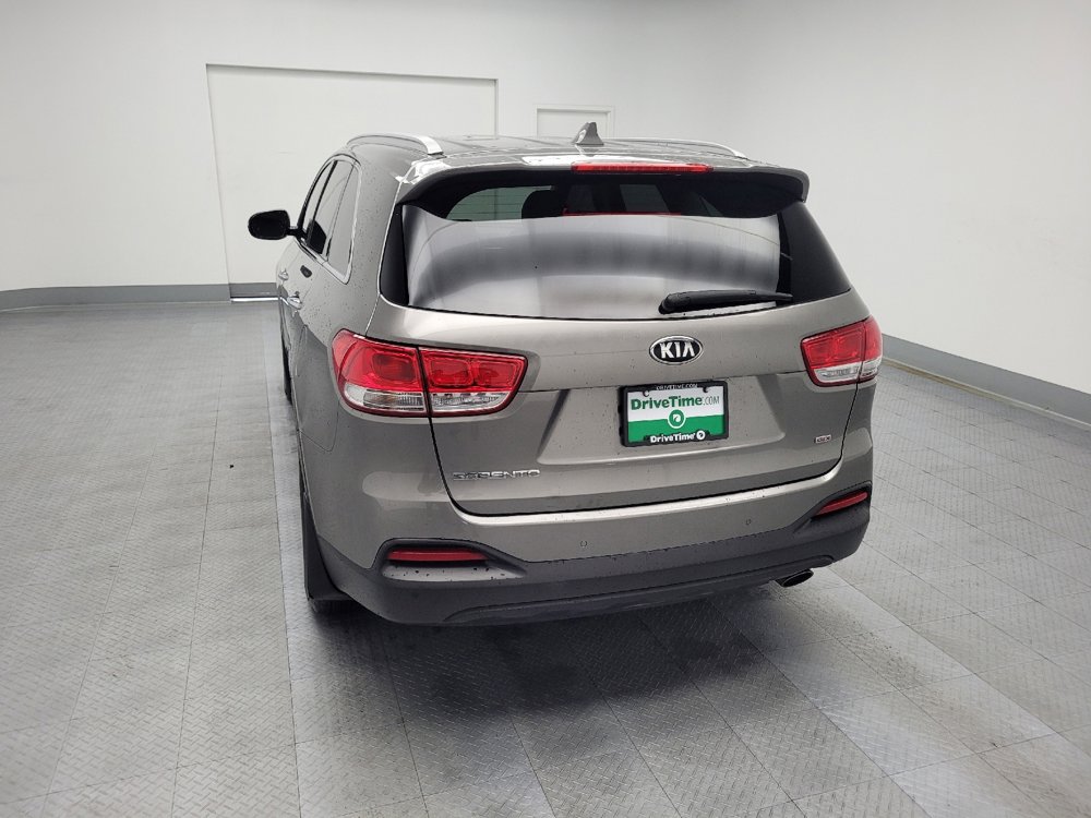 Used 2018 Kia Sorento LX image 6