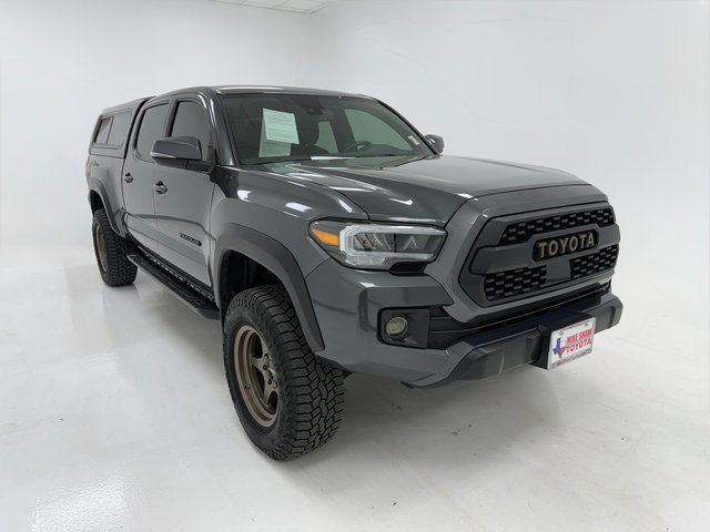 Used 2019 Toyota Tacoma TRD Off-Road image 2