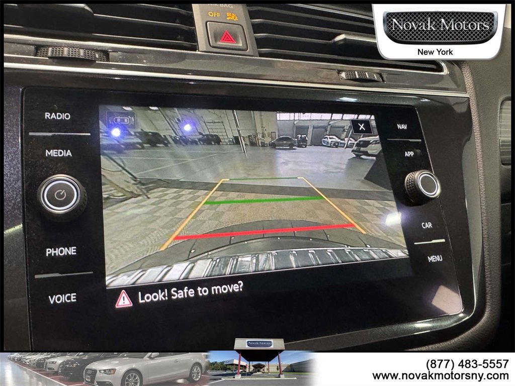 Used 2022 Volkswagen Tiguan SEL R-Line image 21