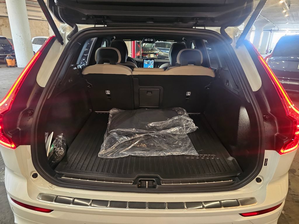 Used 2026 Volvo XC60 B5 Plus w/ Protection Package Premier AWD/4WD image 7