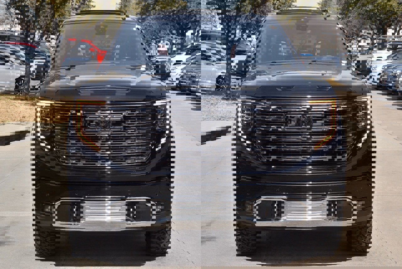 Used 2025 GMC Sierra 1500 Denali Ultimate image 3