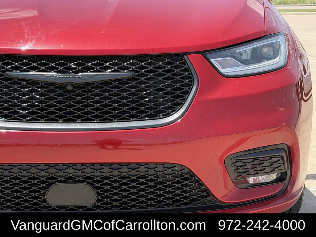 Used 2025 Chrysler Pacifica Limited FWD image 4