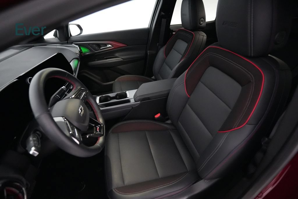 Used 2024 Chevrolet Equinox EV RS FWD image 4