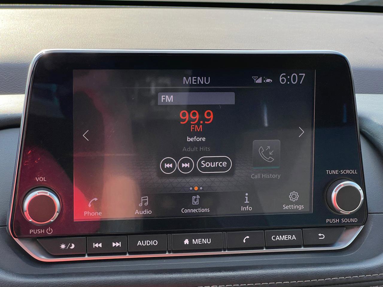 Used 2022 Nissan Rogue SV image 22