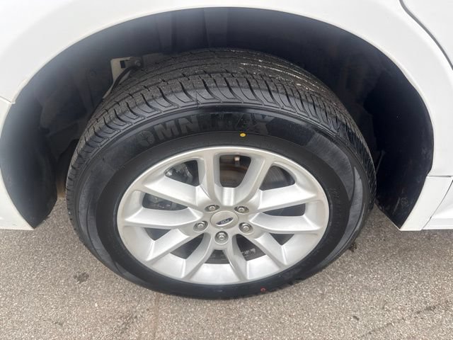 Used 2019 Ford Flex SE FWD image 14