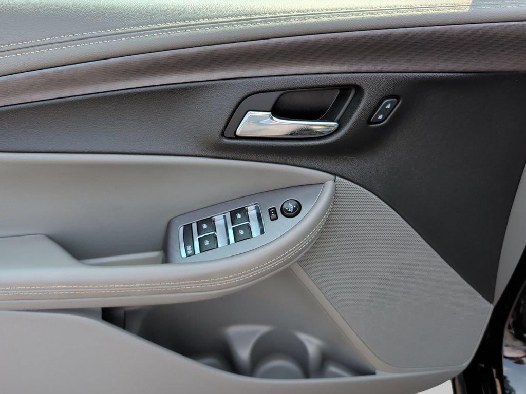 Used 2015 Chevrolet Impala LS w/ LS Convenience Package FWD image 18