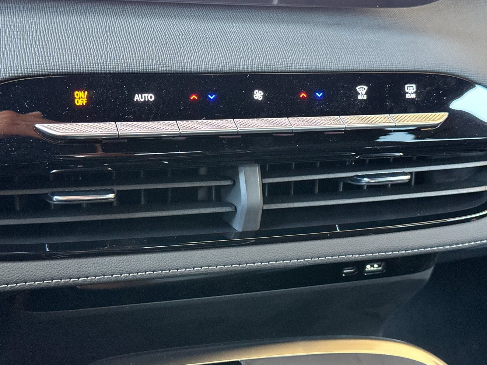 New 2026 Buick Enclave Sport Touring w/ Power Package FWD image 22
