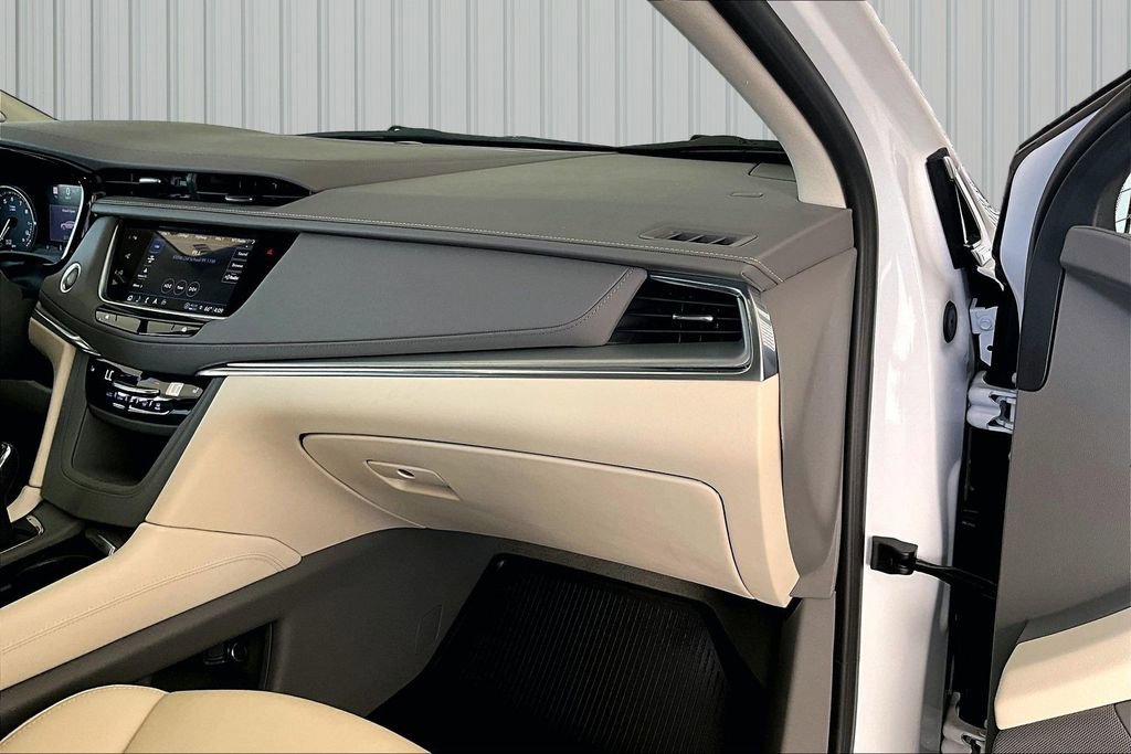 Used 2023 Cadillac XT5 Premium Luxury w/ Technology Package FWD image 12