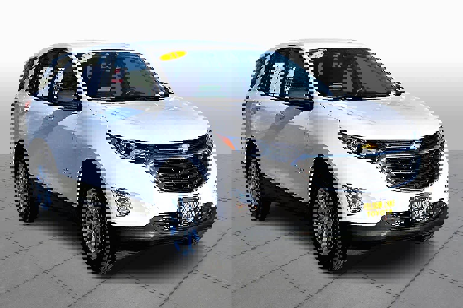 Used 2021 Chevrolet Equinox LS w/ LS Convenience Package image 2