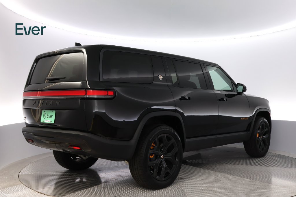 Used 2026 Rivian R1S Premium Tri AWD/4WD image 3