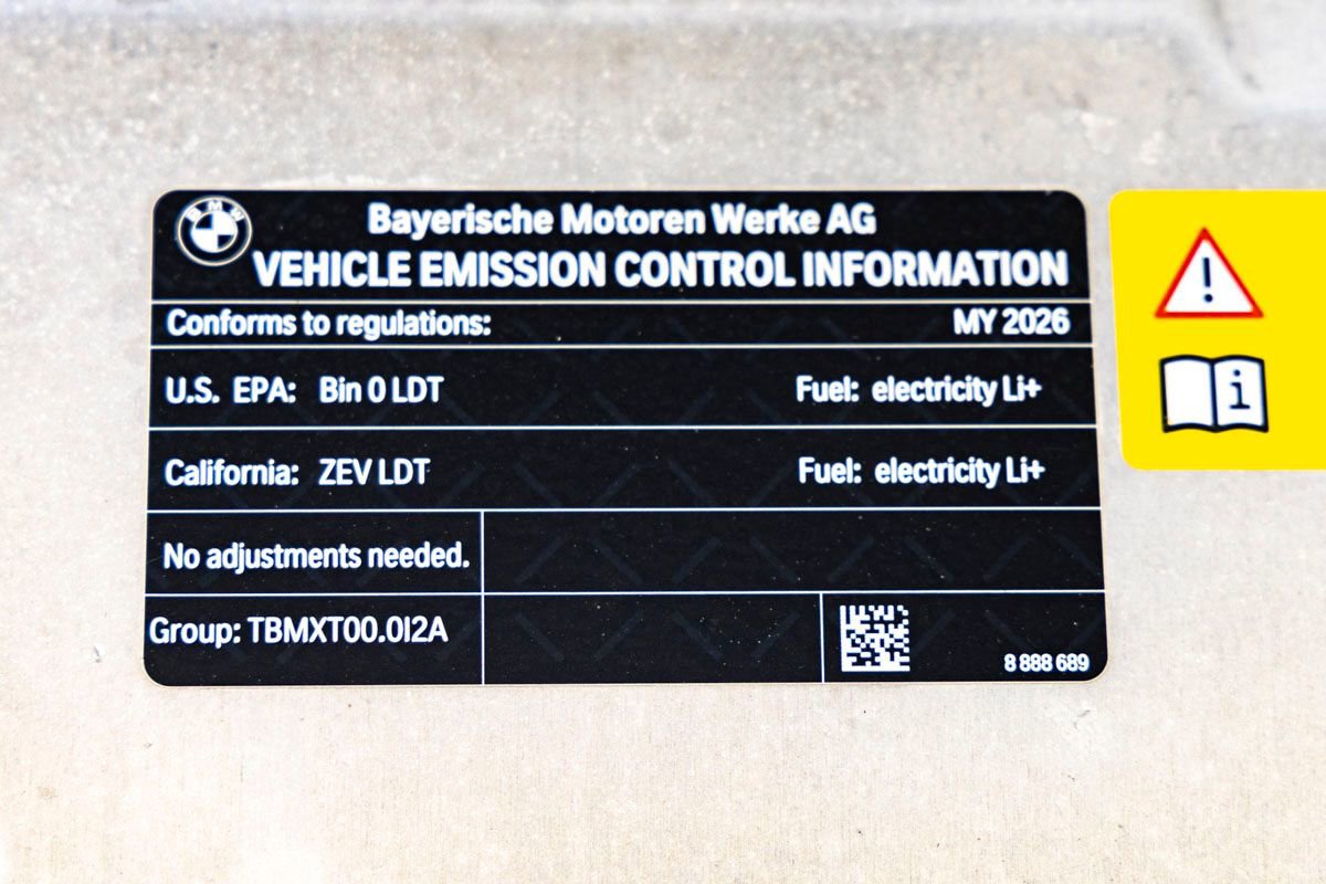 New 2026 BMW iX xDrive45 image 32