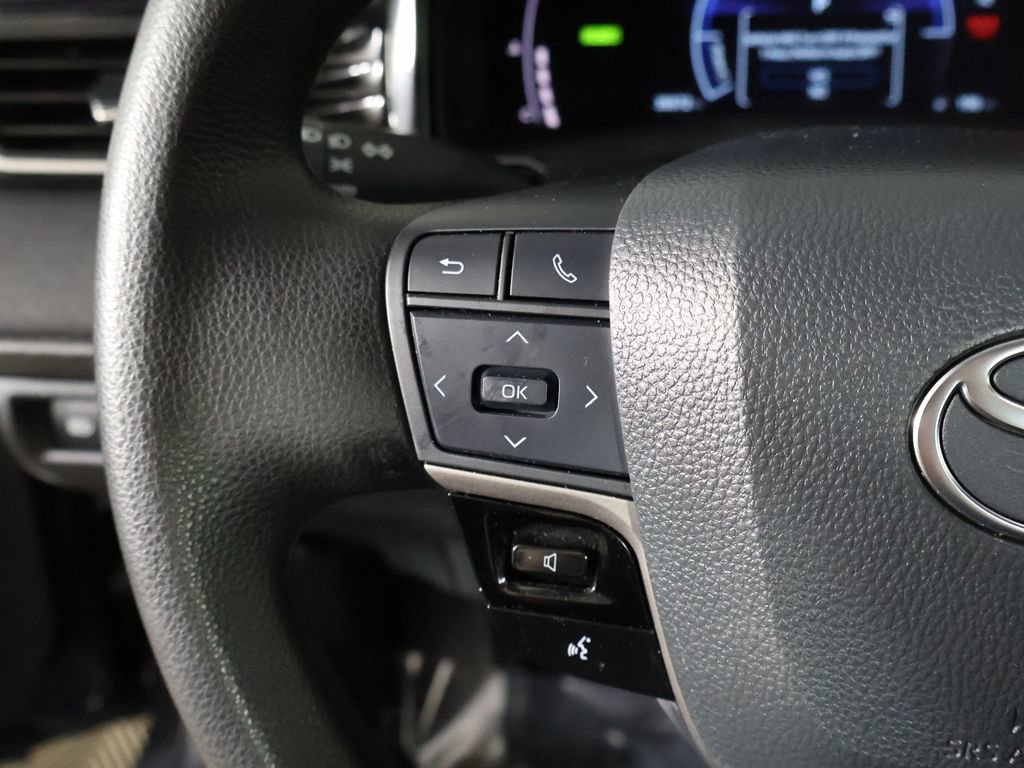 Used 2025 Toyota Camry LE FWD image 29