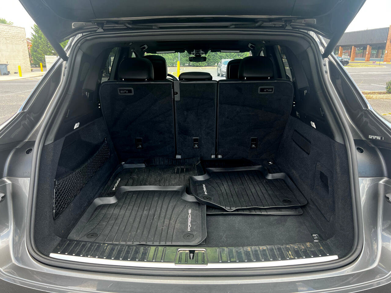 Used 2021 Porsche Cayenne image 32