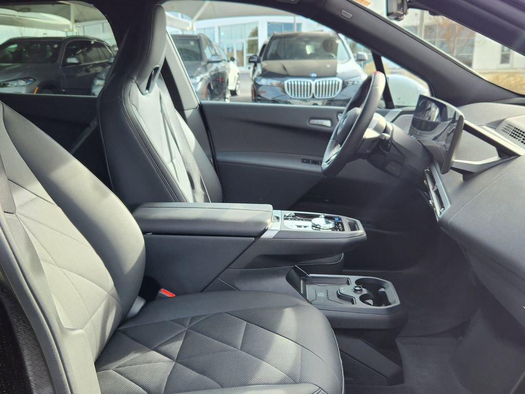 Certified 2025 BMW iX M60 image 26