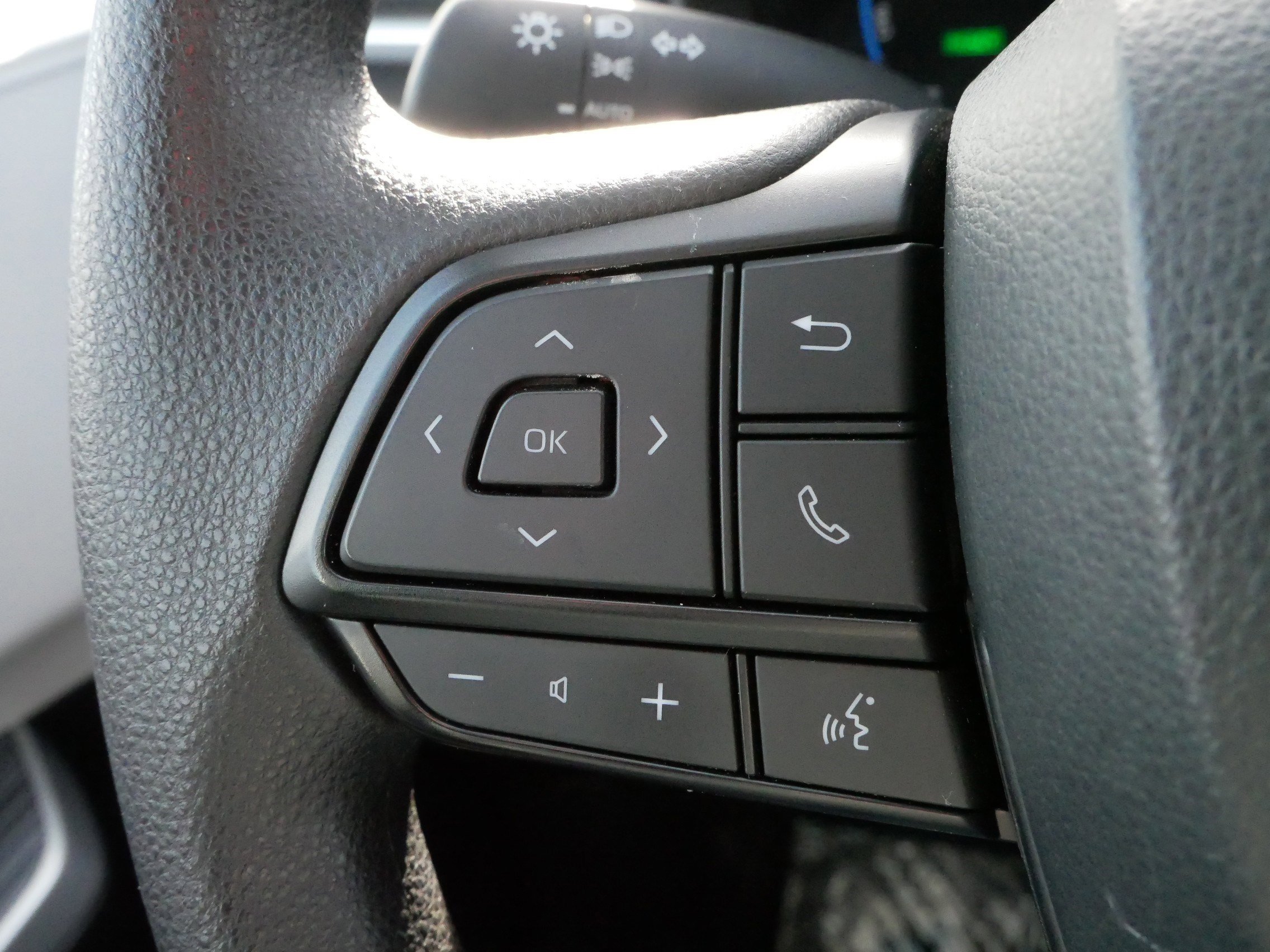 Used 2025 Toyota Sienna LE image 26