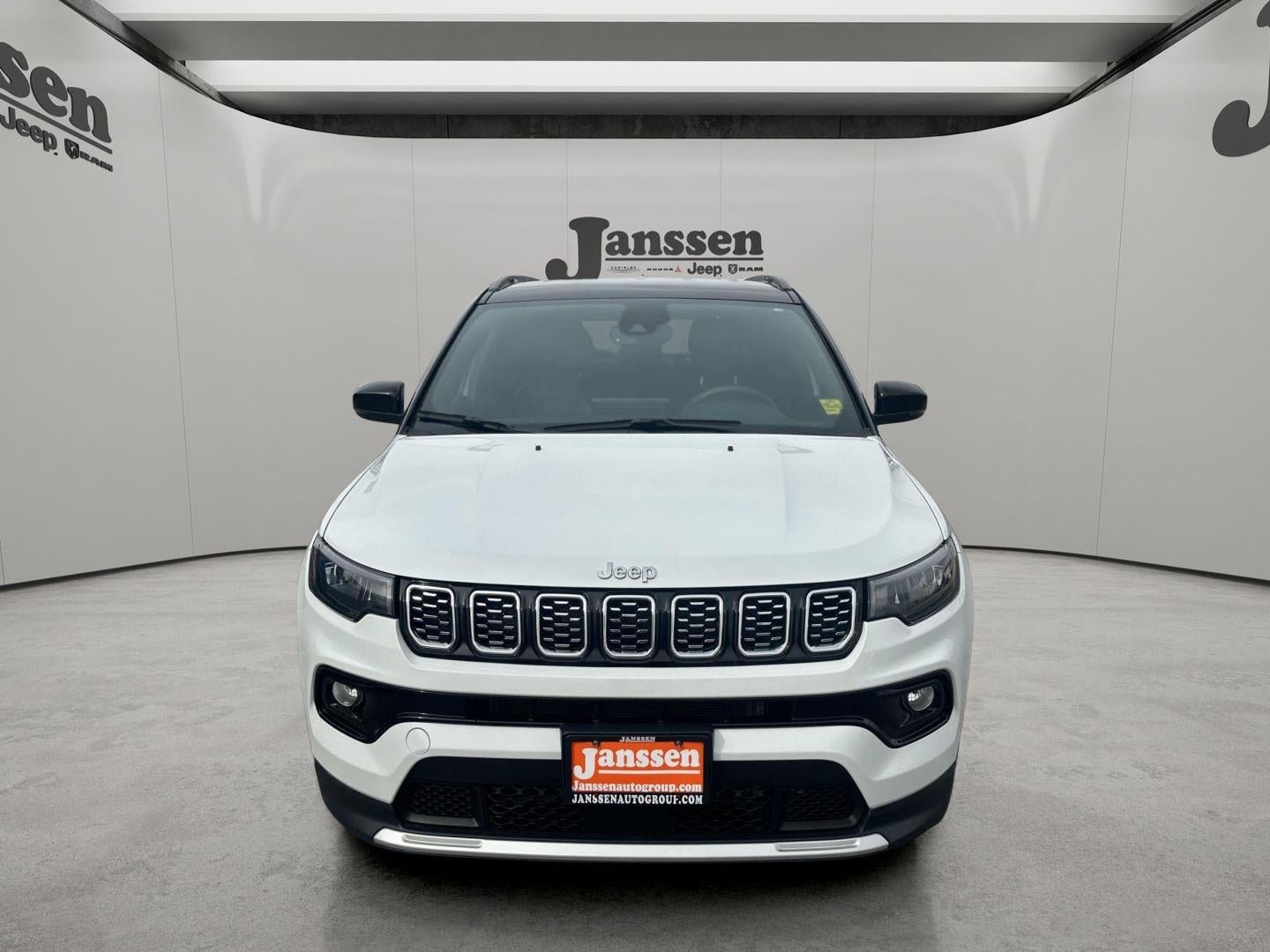 Used 2025 Jeep Compass Limited image 9