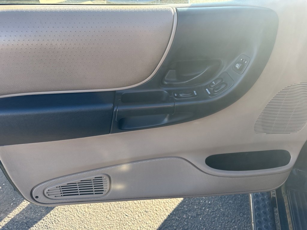 Used 2002 Ford Ranger XLT image 14