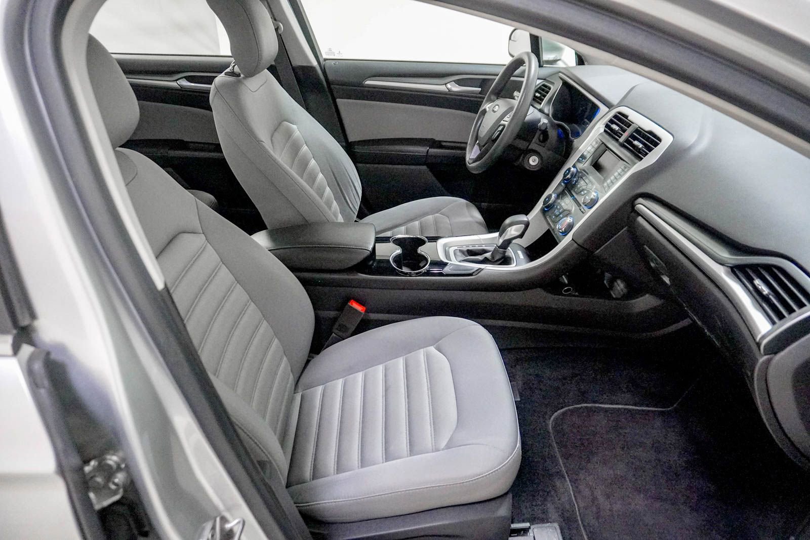 Used 2014 Ford Fusion S FWD image 28