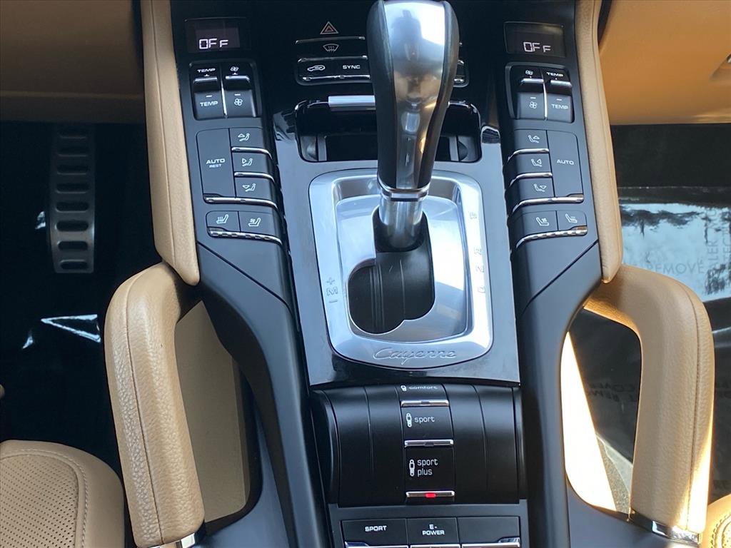 Used 2016 Porsche Cayenne S image 10