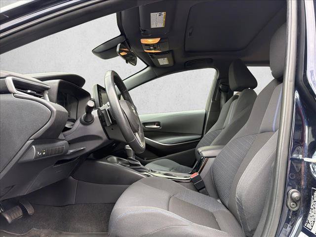 Used 2022 Toyota Corolla SE w/ SE Premium Package FWD image 11