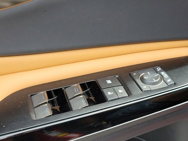 Used 2024 Lexus ES 300h Ultra Luxury w/ Accessory Package (Z2) image 30