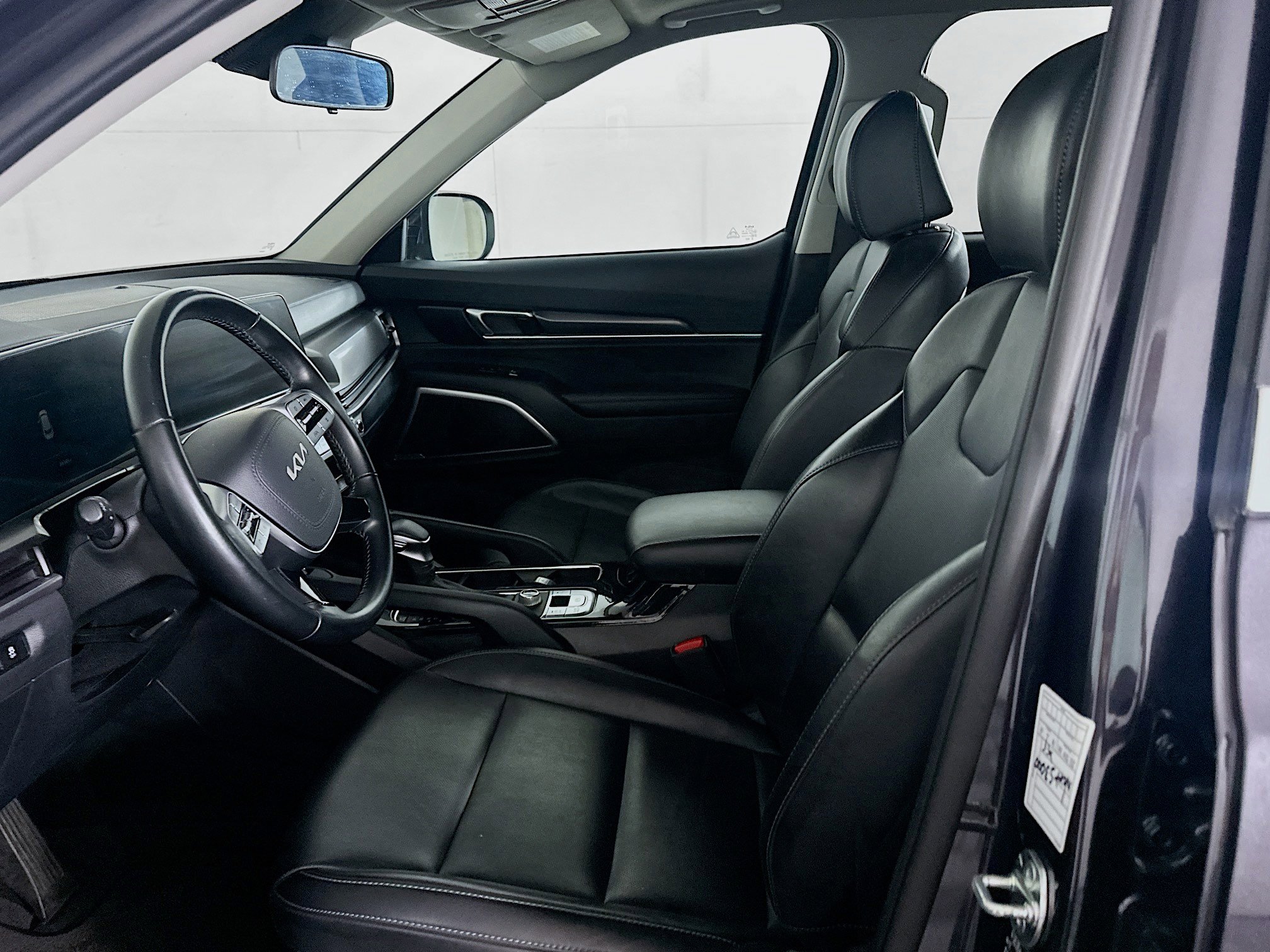 Used 2025 Kia Telluride S image 13