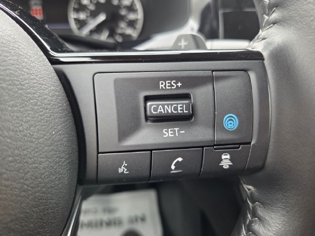 Used 2025 Nissan Pathfinder SL AWD/4WD image 22