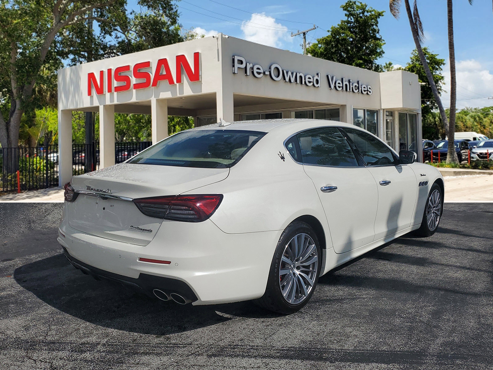 Used 2022 Maserati Quattroporte Modena image 4