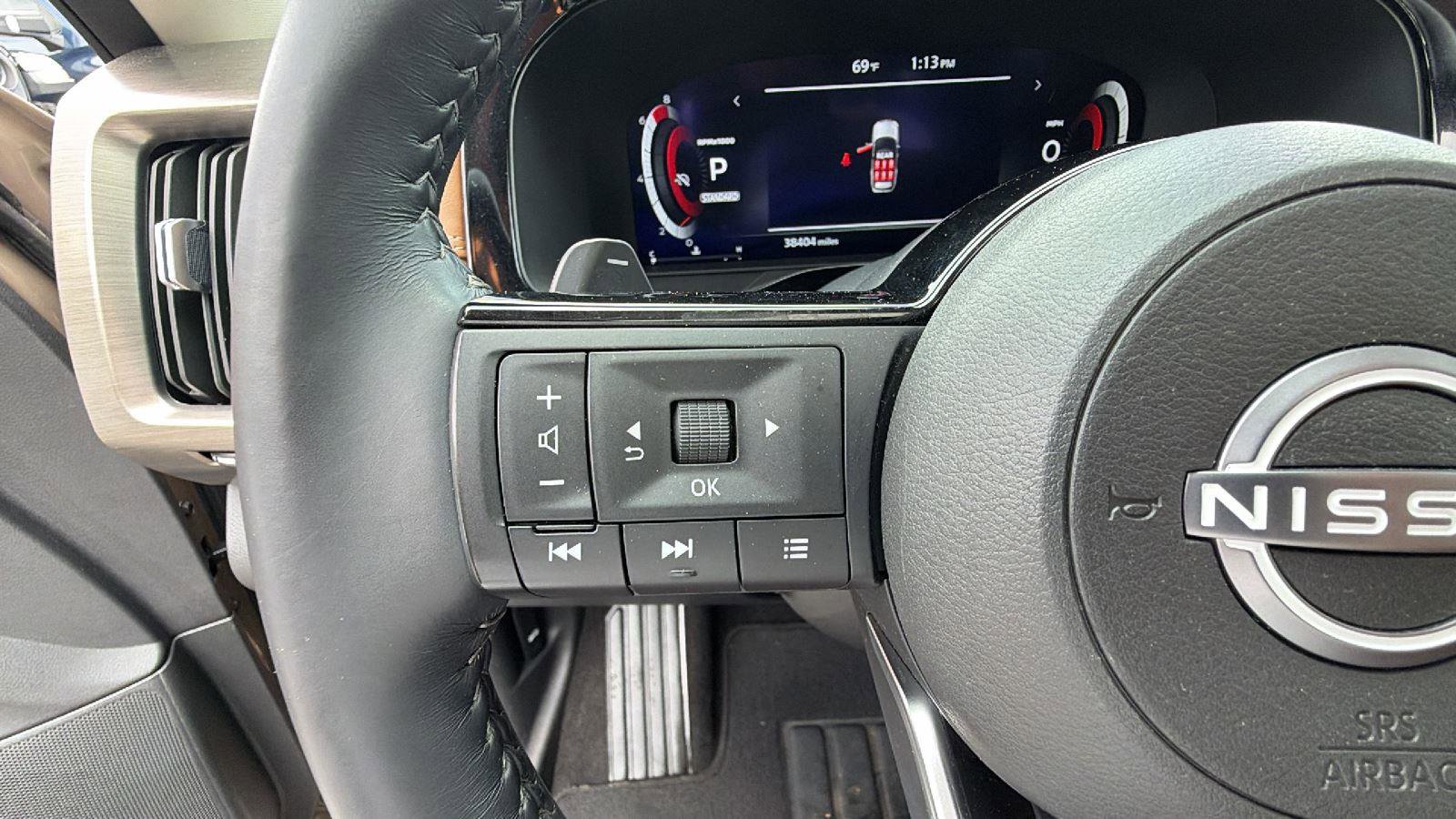 Used 2024 Nissan Pathfinder Platinum w/ Cargo Package FWD image 27