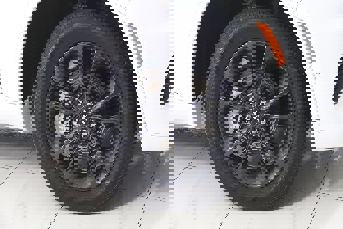 Used 2025 Dodge Durango GT image 17